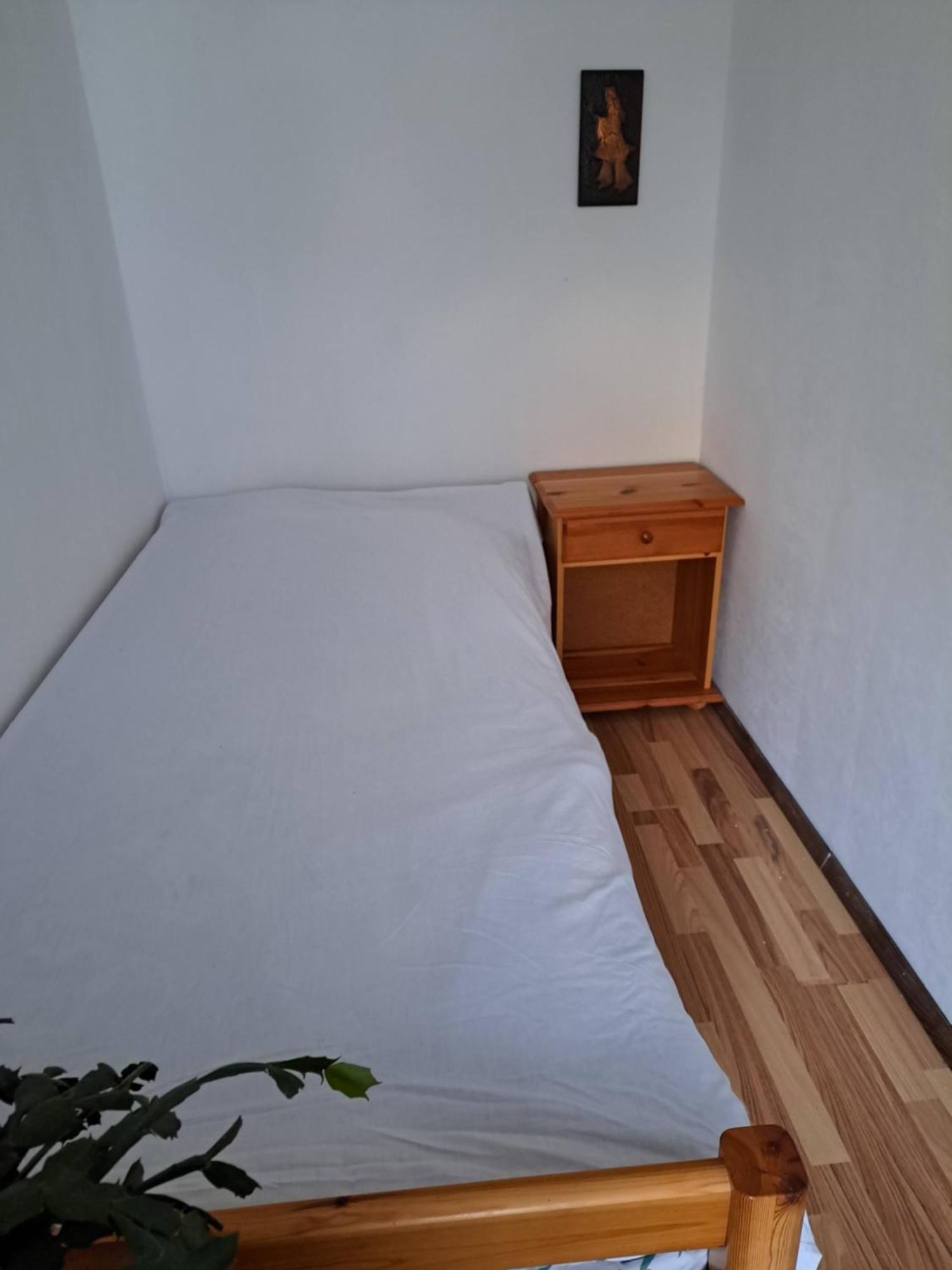 דירות Podbrdo Hikers Hut Hisar מראה חיצוני תמונה